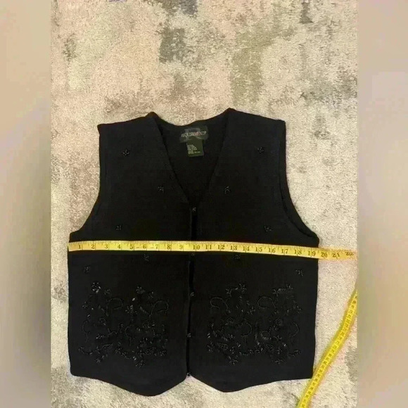 Women’s Vintage Requirements Vest - Picture 6 of 6